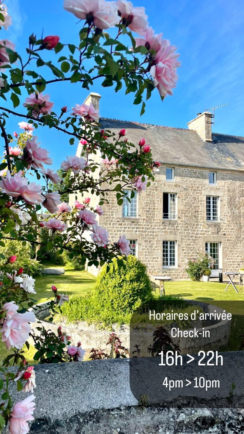 La Maison Gervaiserie & Spa Bed and Breakfast in Saint-Vaast-la-Hougue