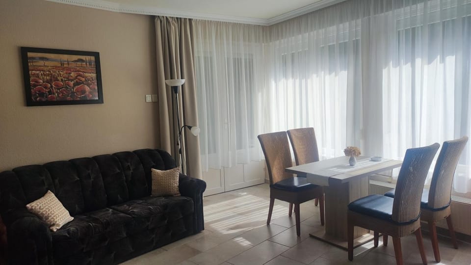 Balaton Apartman Apartment in Balatonszárszó