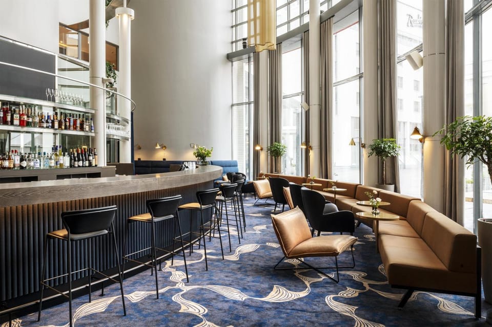 Lounge or bar, Seating area, Drinks