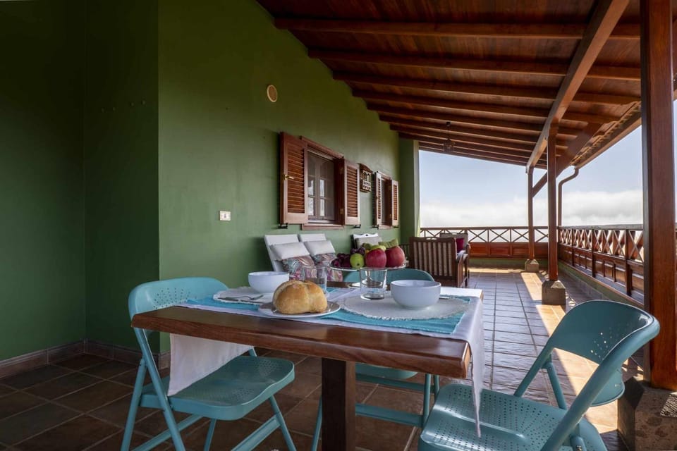 Balcony/Terrace, Living room, Breakfast