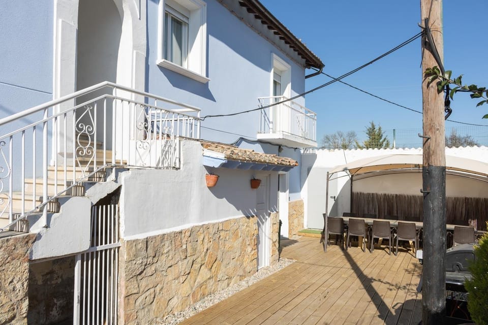 Patio, BBQ facilities, Garden