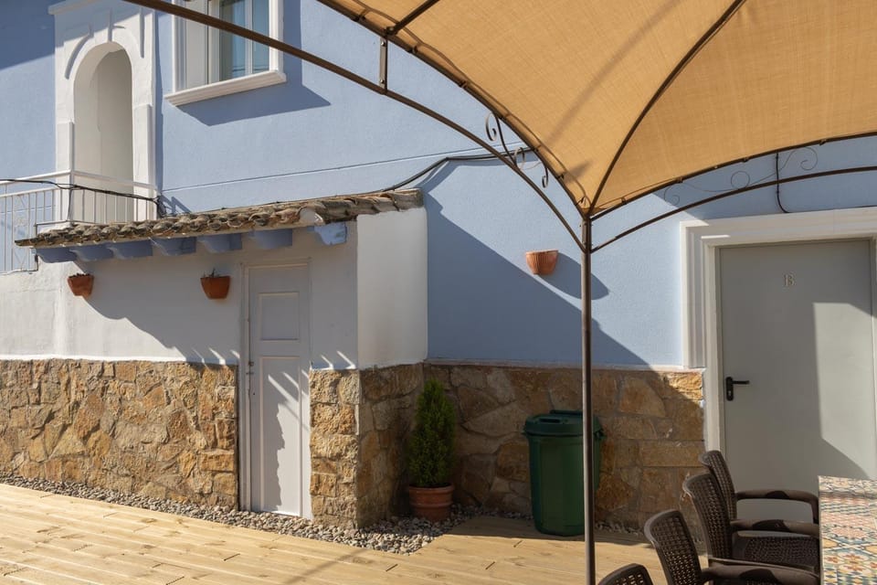 Patio, BBQ facilities, Garden