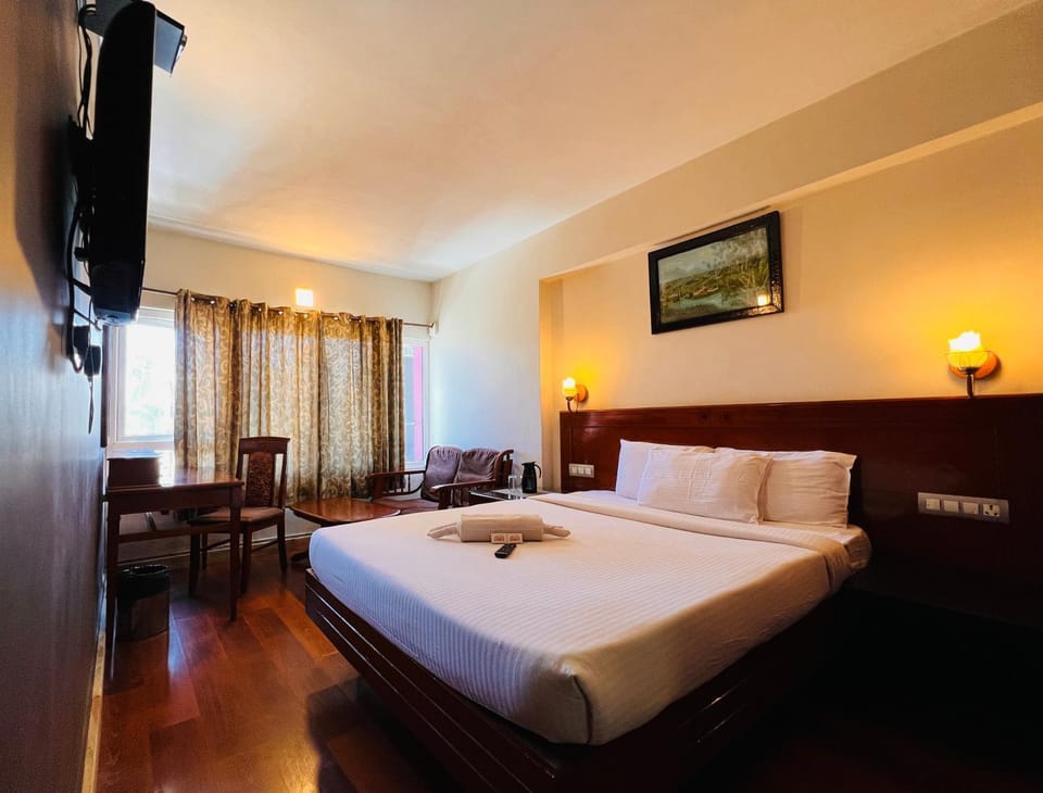 Bed, TV and multimedia, Photo of the whole room, Bedroom, Family