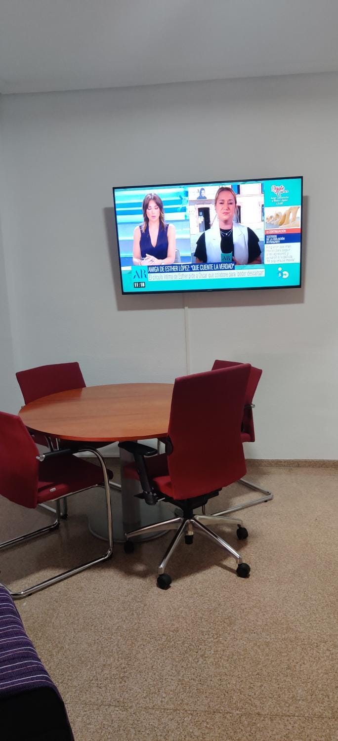 Communal lounge/ TV room