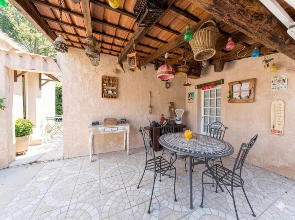 L'éolyre Bed and Breakfast in French Riviera