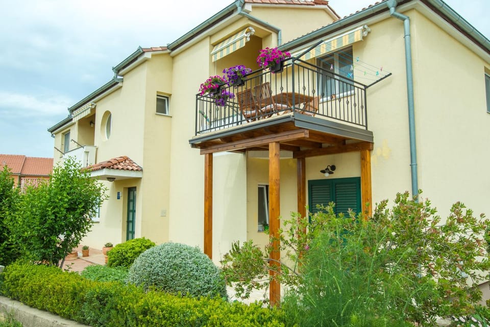 Property building, Balcony/Terrace