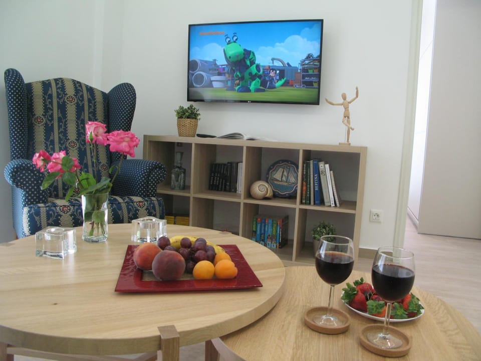 TV and multimedia, Dining area