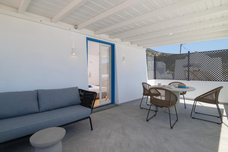 Studio Anna Bed and Breakfast in Milos