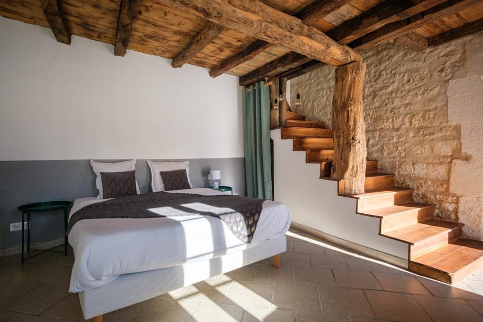 Domaine du Champ Fleuri Bed and Breakfast in Angoulême