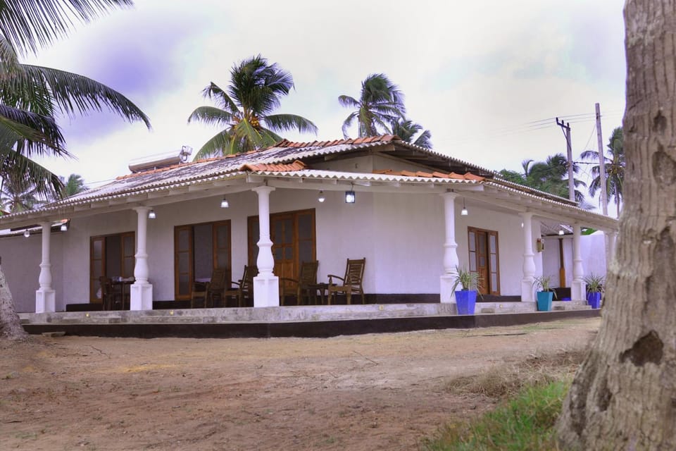 Property building, Facade/entrance, Bird's eye view, Garden