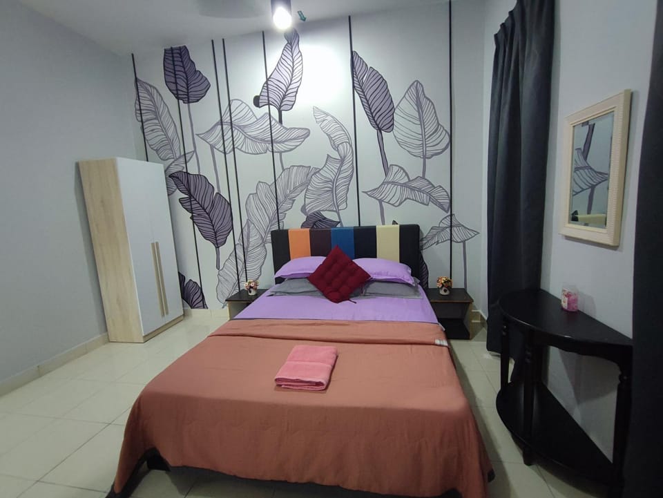 Photo of the whole room, Bedroom