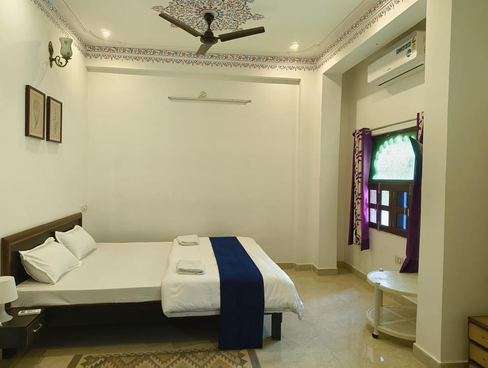 Rising Shemesh Home Stay Bed and Breakfast in Udaipur