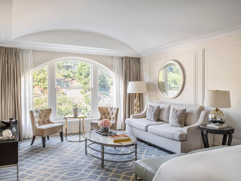 Living room, Seating area