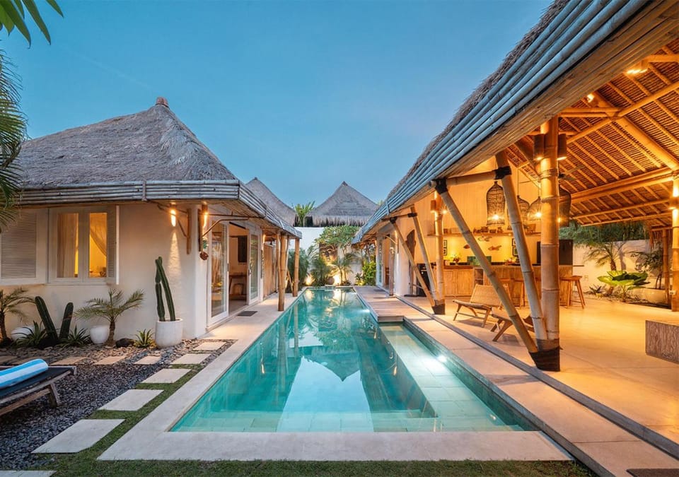 Property building, Swimming pool