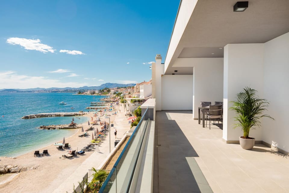 Villa Four Brothers - Penthouse Suite with Jacuzzi Apartment in Podstrana