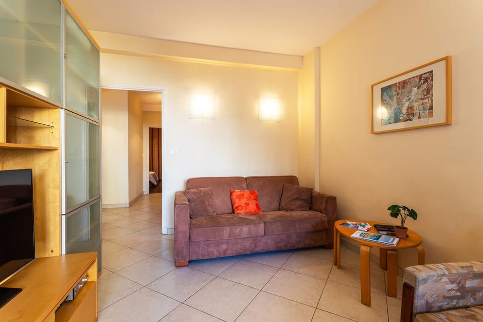 TV and multimedia, Living room