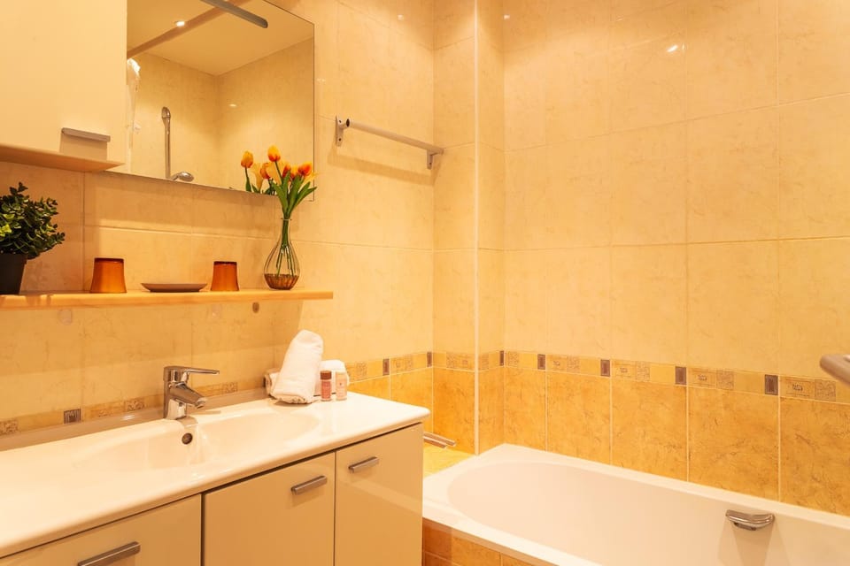 Bathroom, Bath