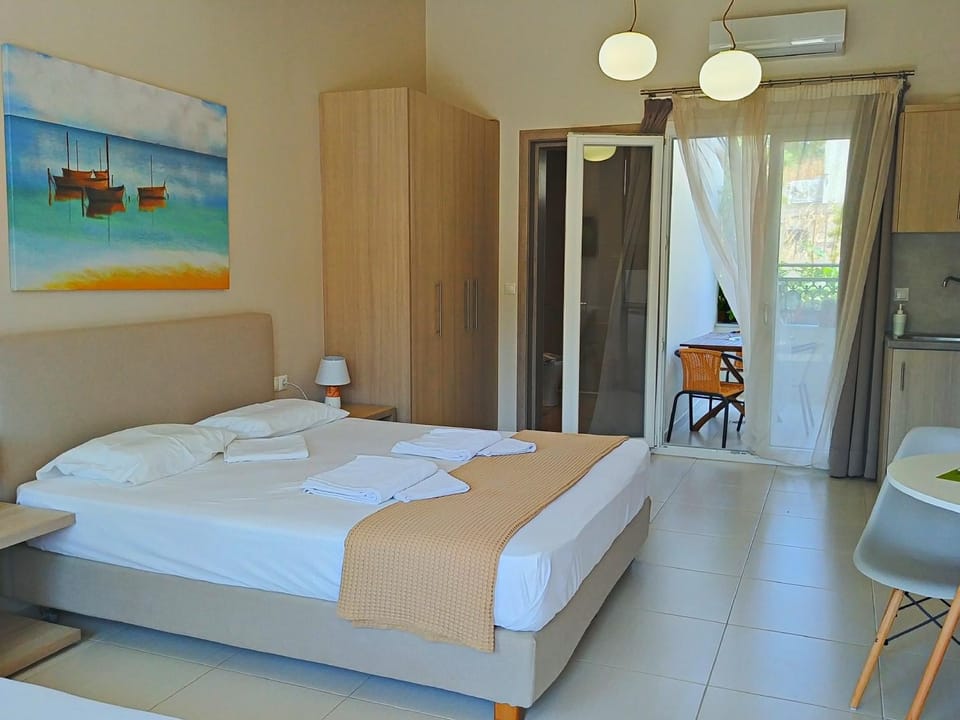 Minimalistic Apartment Near the Sea House in Crete