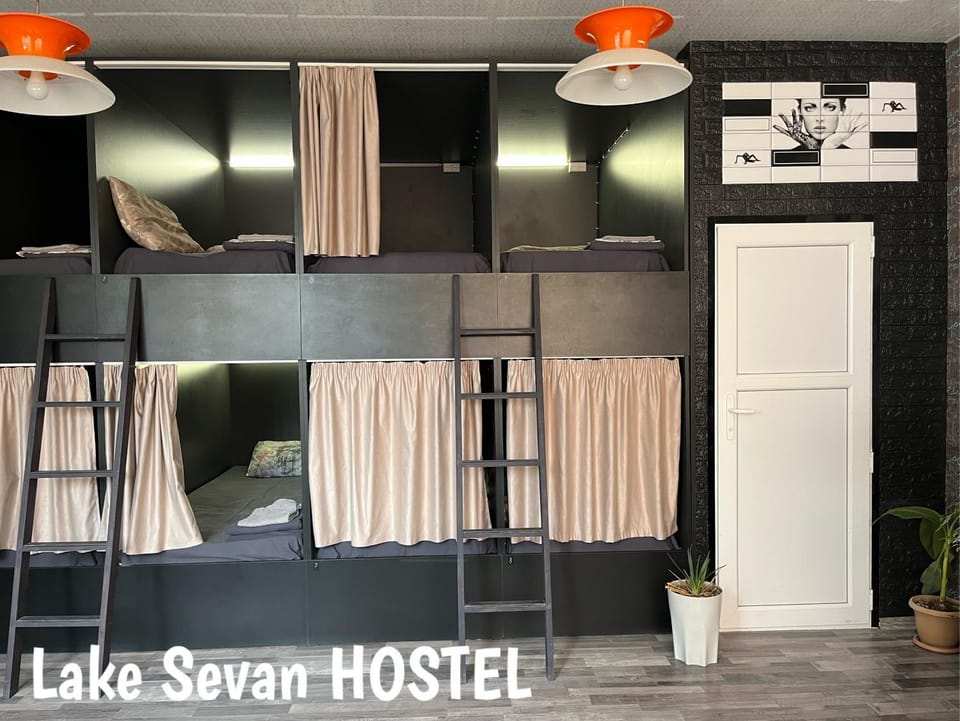 Bedroom, bunk bed