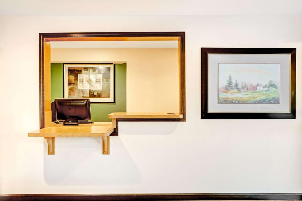 Lobby or reception, On site