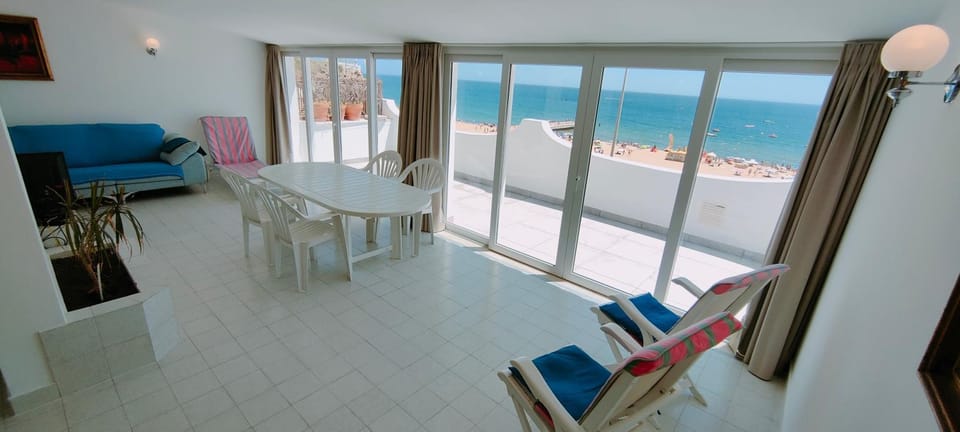 Living room, Dining area, Sea view