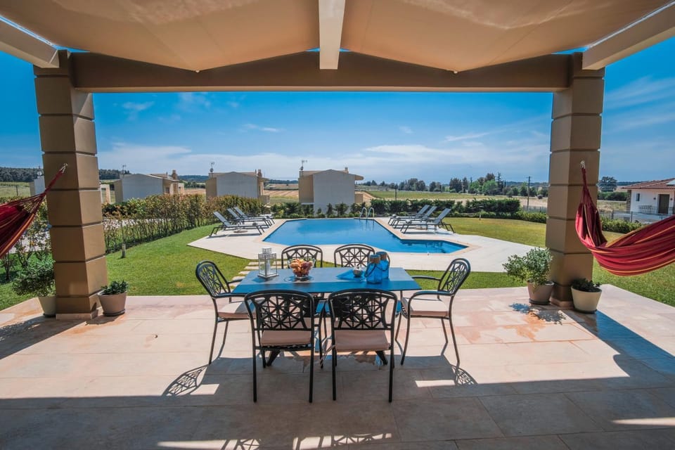 Patio, Summer, Balcony/Terrace, Dining area, Pool view, Pool view