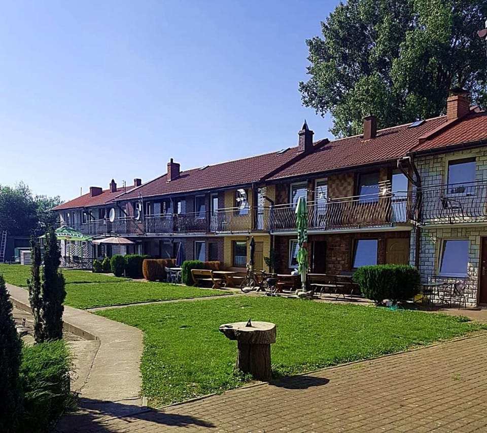 Facade/entrance, Balcony/Terrace, Floor plan