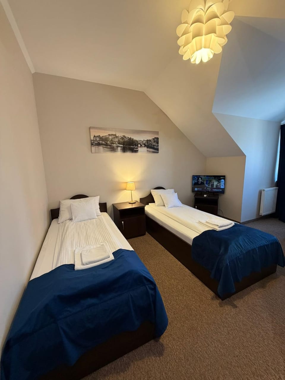 Bed, TV and multimedia, Coffee/tea facilities, Photo of the whole room, Banquet/Function facilities, Bedroom, Garden view, Breakfast, Inner courtyard view, Parking, hair dryier, heating, heating, internet, internet, towels, wardrobe, air conditioner, air conditioner