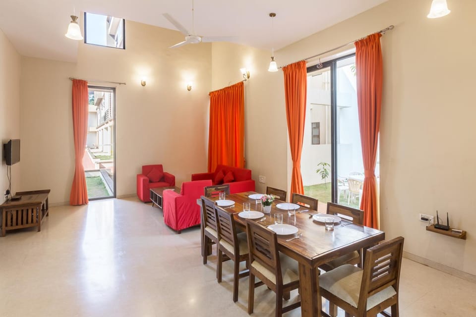 Seating area, Dining area