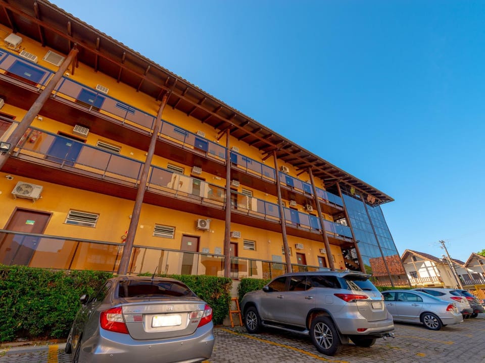 Balcony/Terrace, Street view