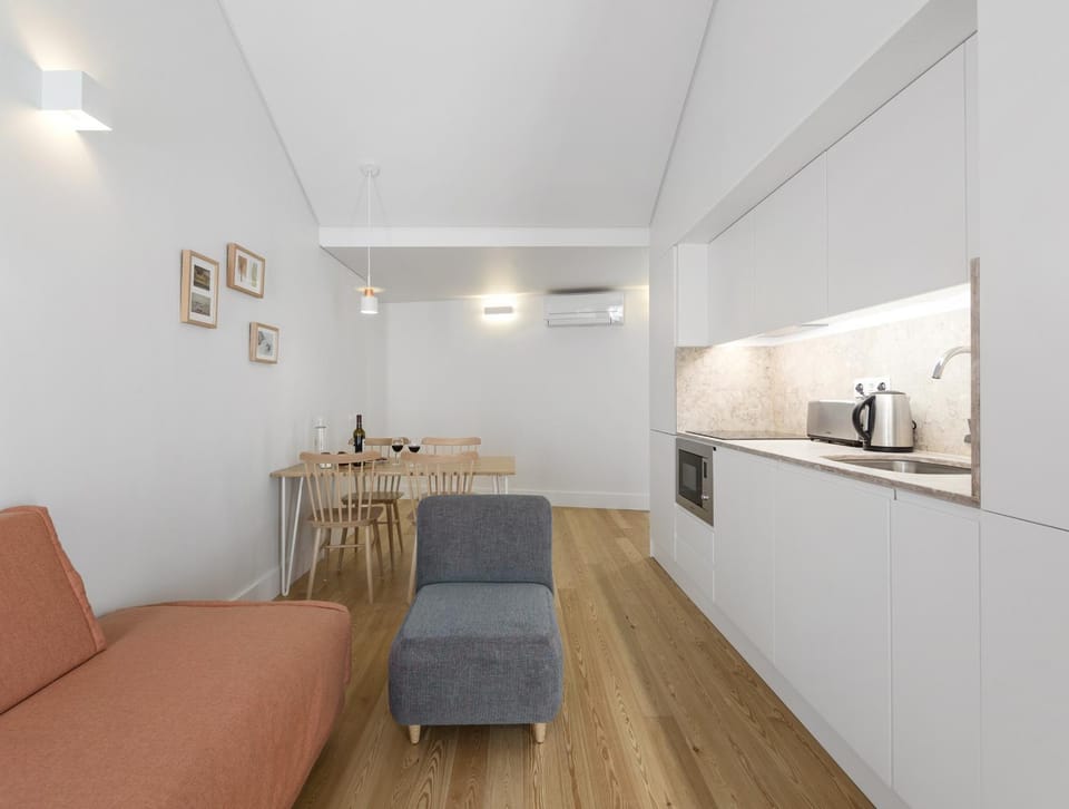 Kitchen or kitchenette, Seating area