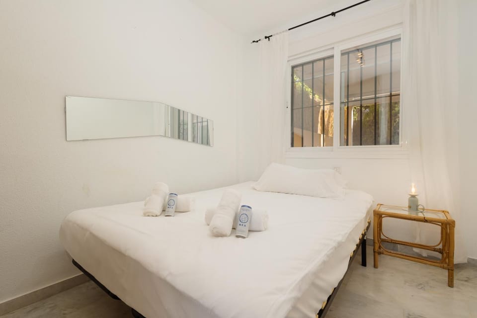 Bed, Bedroom, towels, wardrobe, air conditioner
