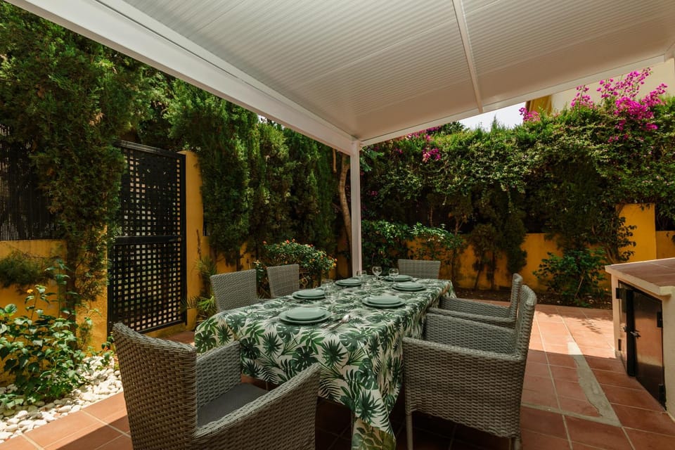 Patio, Garden, Seating area, Dining area, Garden view