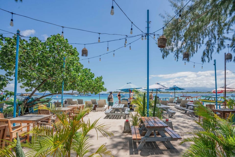 Restaurant/places to eat, Beach