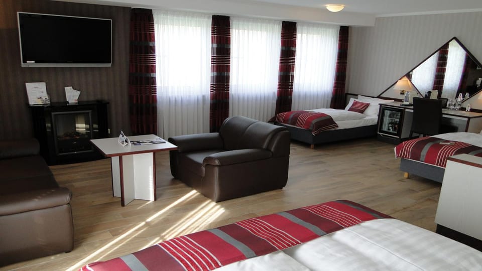 Bed, Seating area