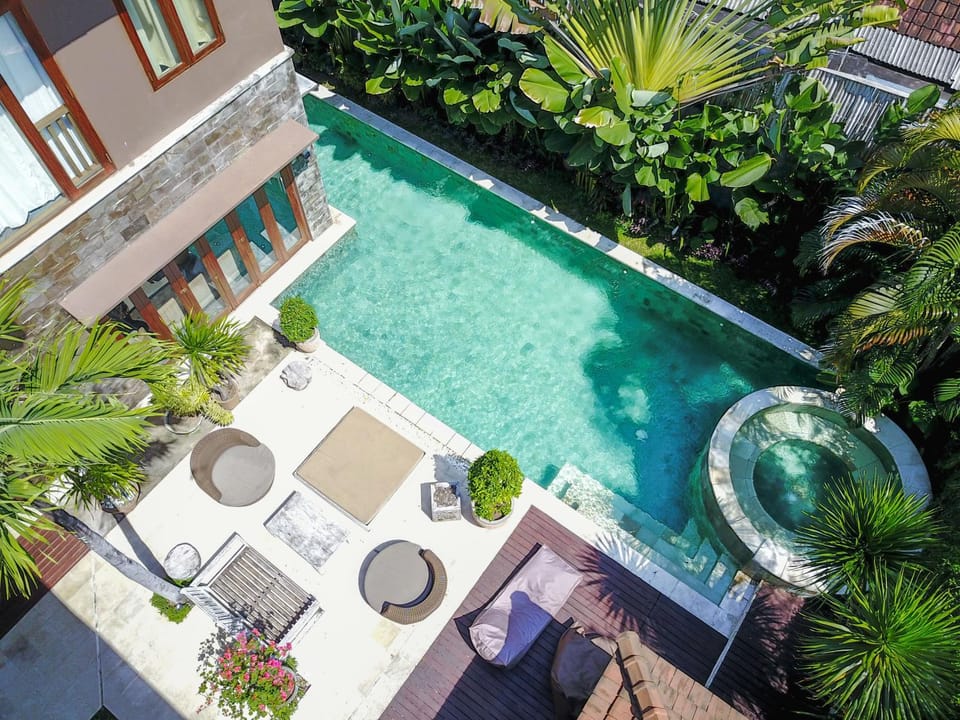 Property building, Patio, Facade/entrance, Bird's eye view, Swimming pool