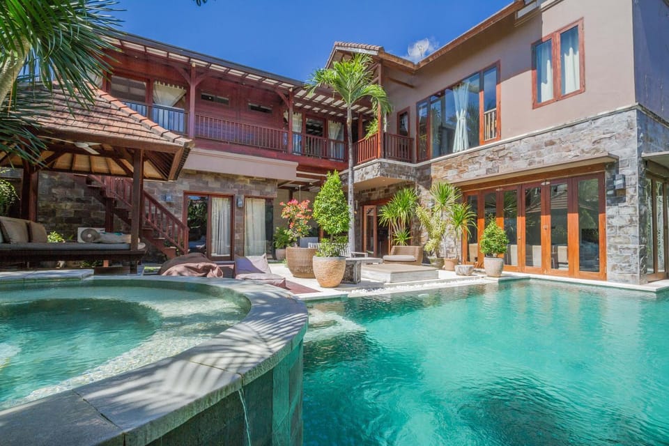 Property building, Swimming pool