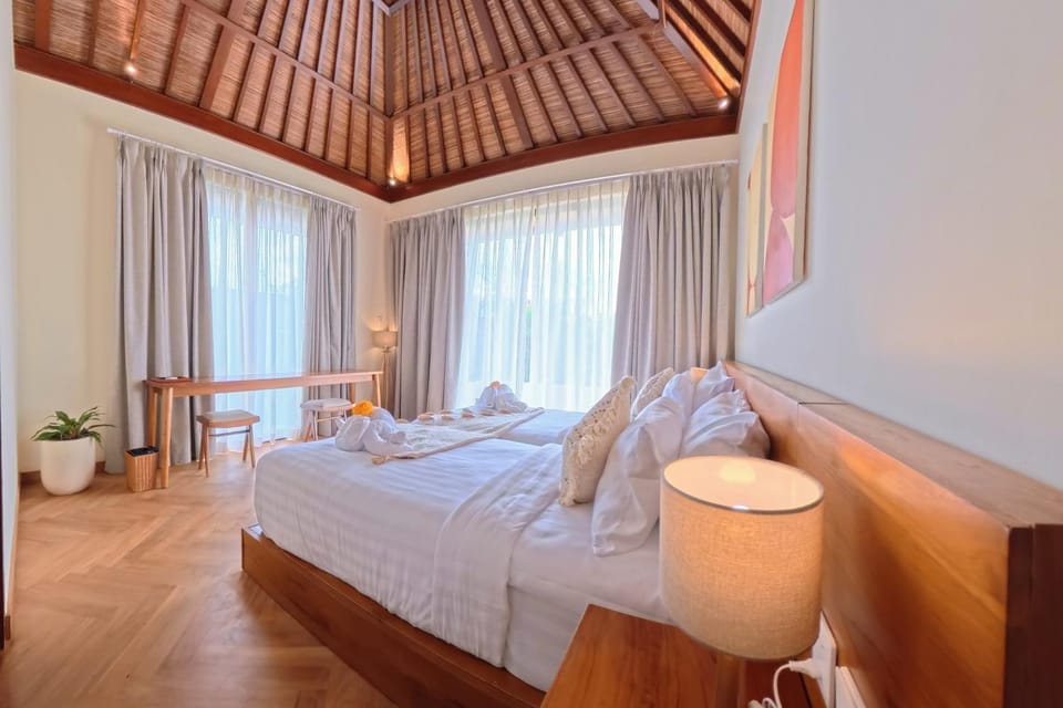 NEW 2BR Minica Villa in the heart of Kayu Aya, Oberoi, Seminyak walking distance to Beach, Shops, Restaurants Villa in Kuta