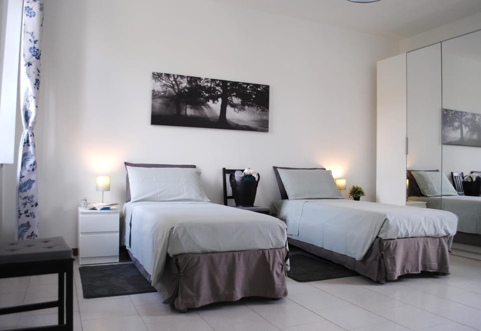 Photo of the whole room, Decorative detail, Seating area, Bedroom