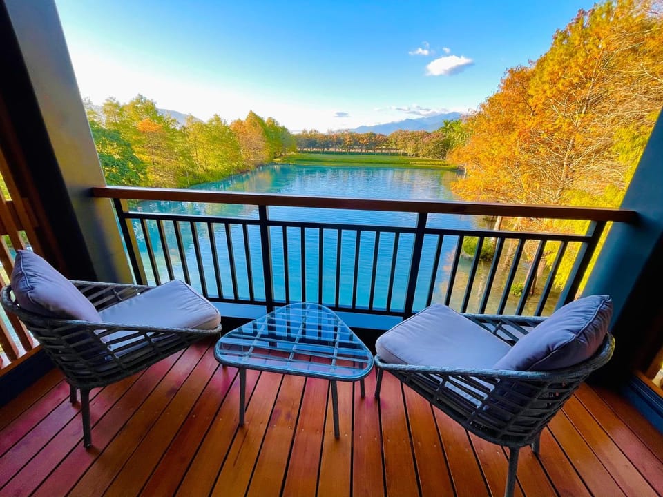 Balcony/Terrace, Lake view