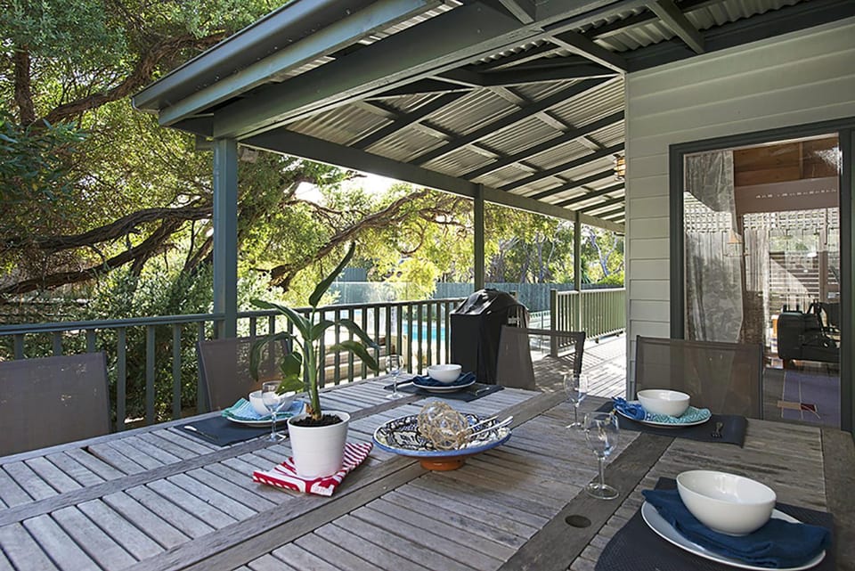 Poolside Sorrento House in Portsea