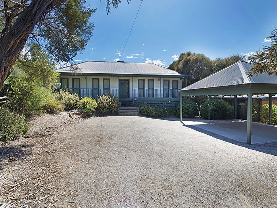 Poolside Sorrento House in Portsea