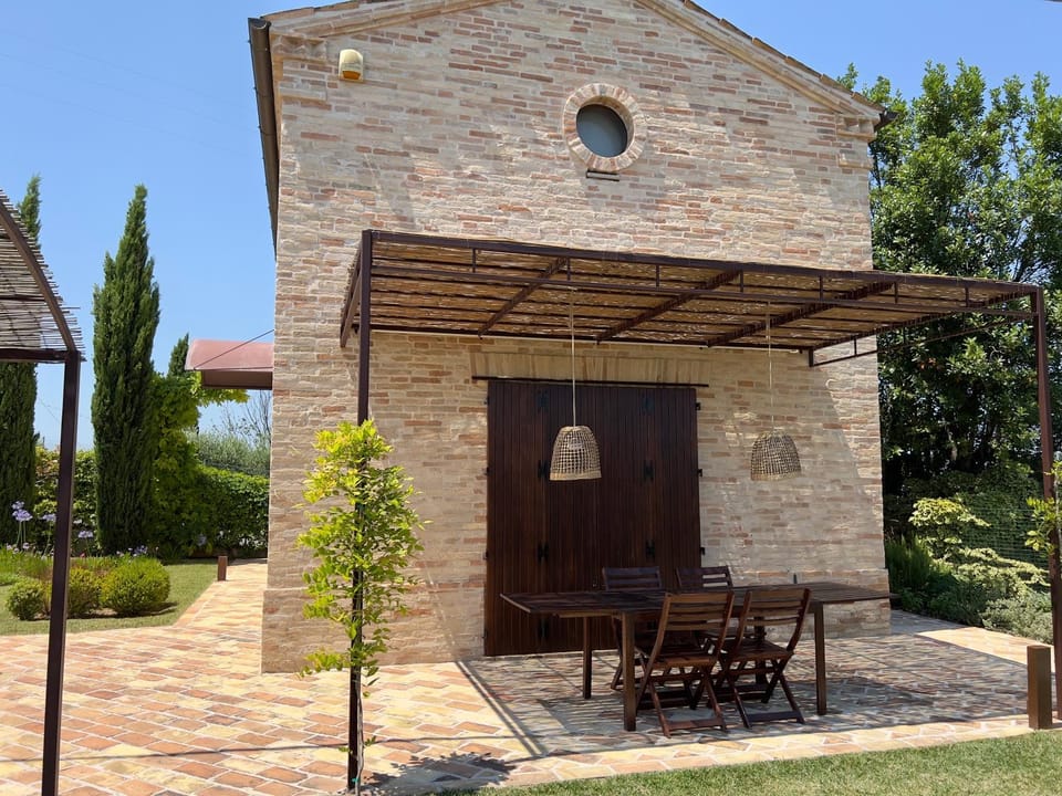 Garden, Dining area
