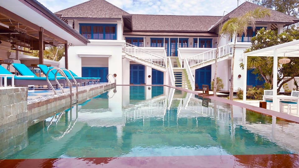 Swimming pool, Swimming pool