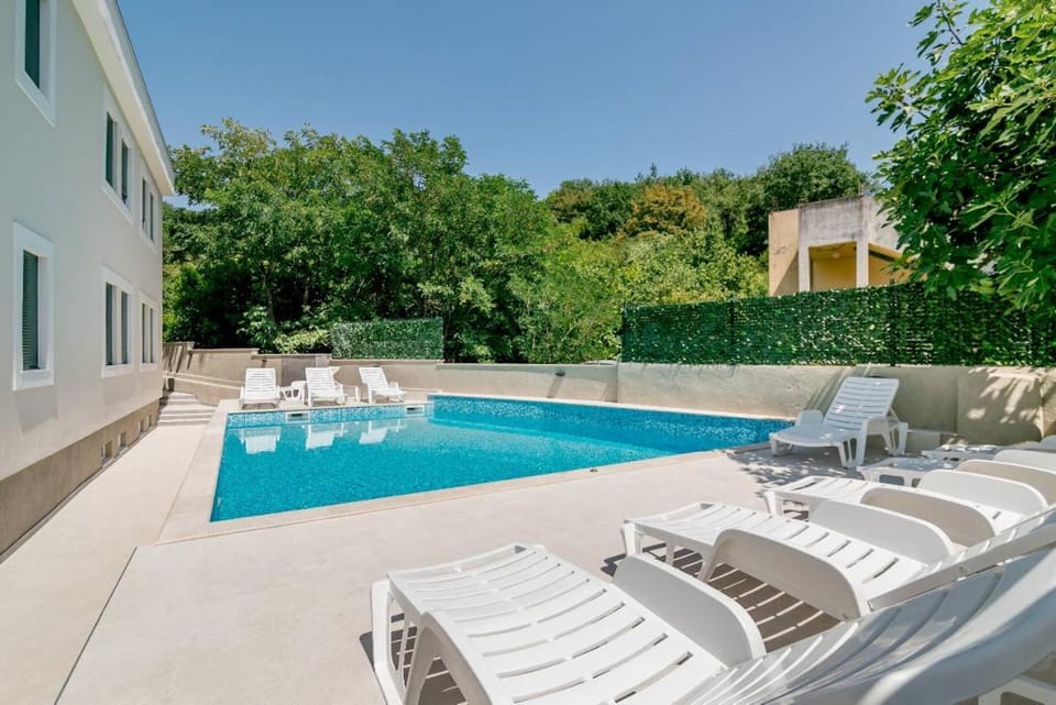 Property building, Swimming pool, Swimming pool