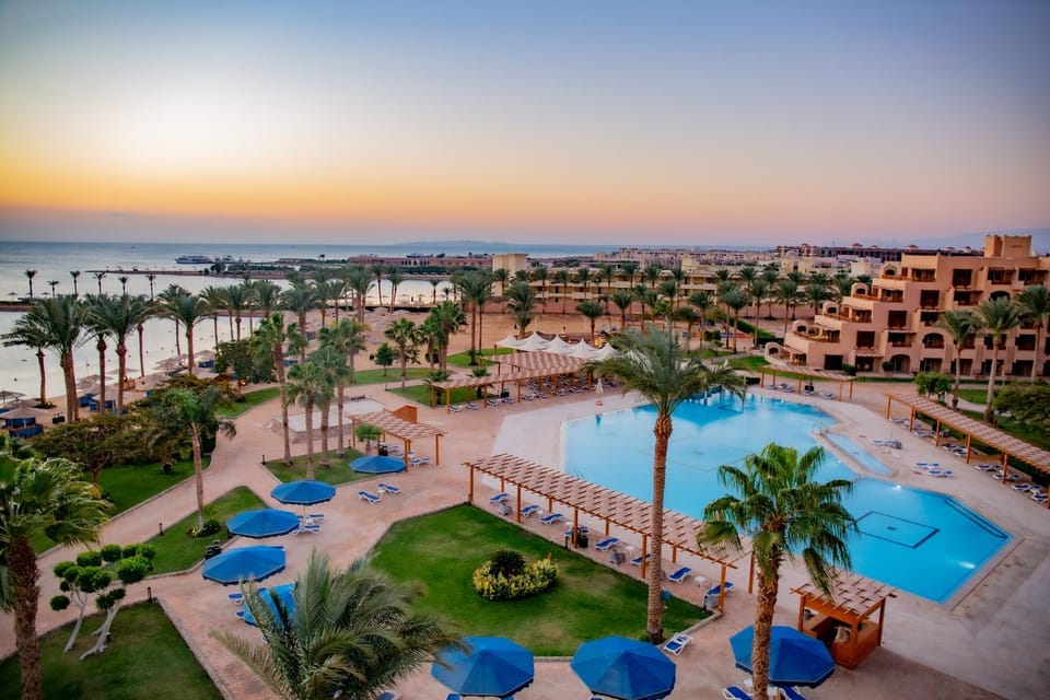 Pool view, Sea view