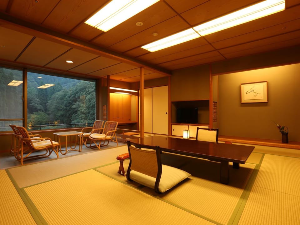 Property building, Spring, Summer, Photo of the whole room, Autumn, Sunset