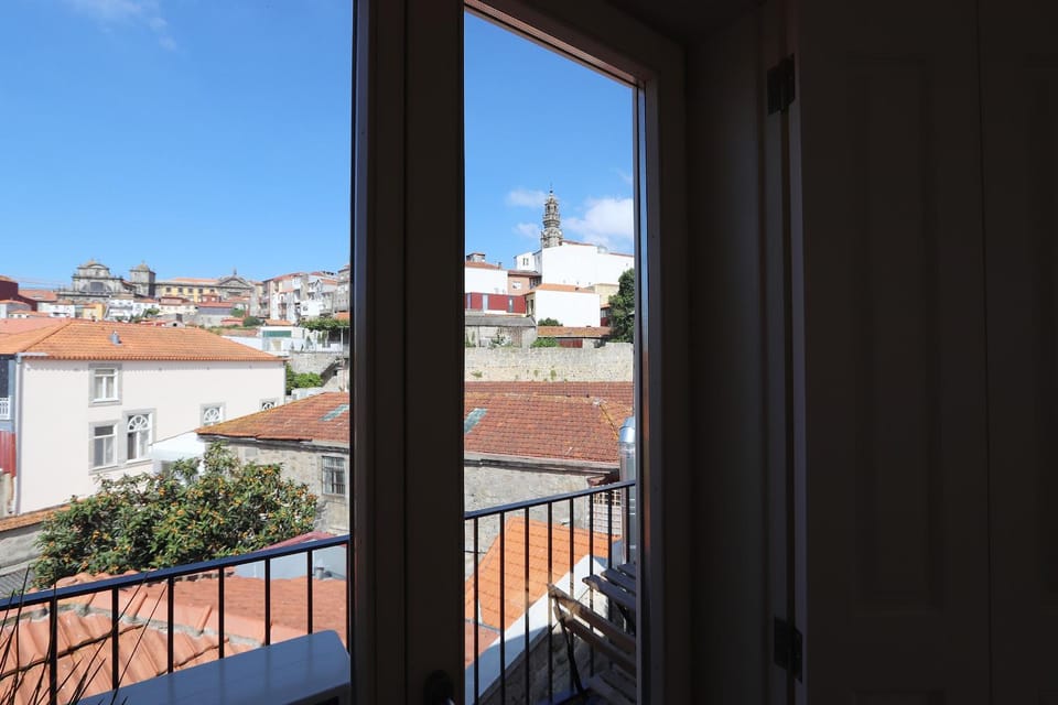 View (from property/room), Balcony/Terrace, City view