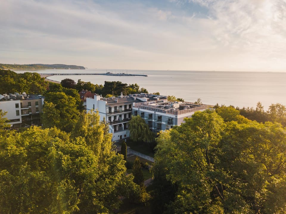 Property building, Day, Natural landscape, Bird's eye view, Sea view