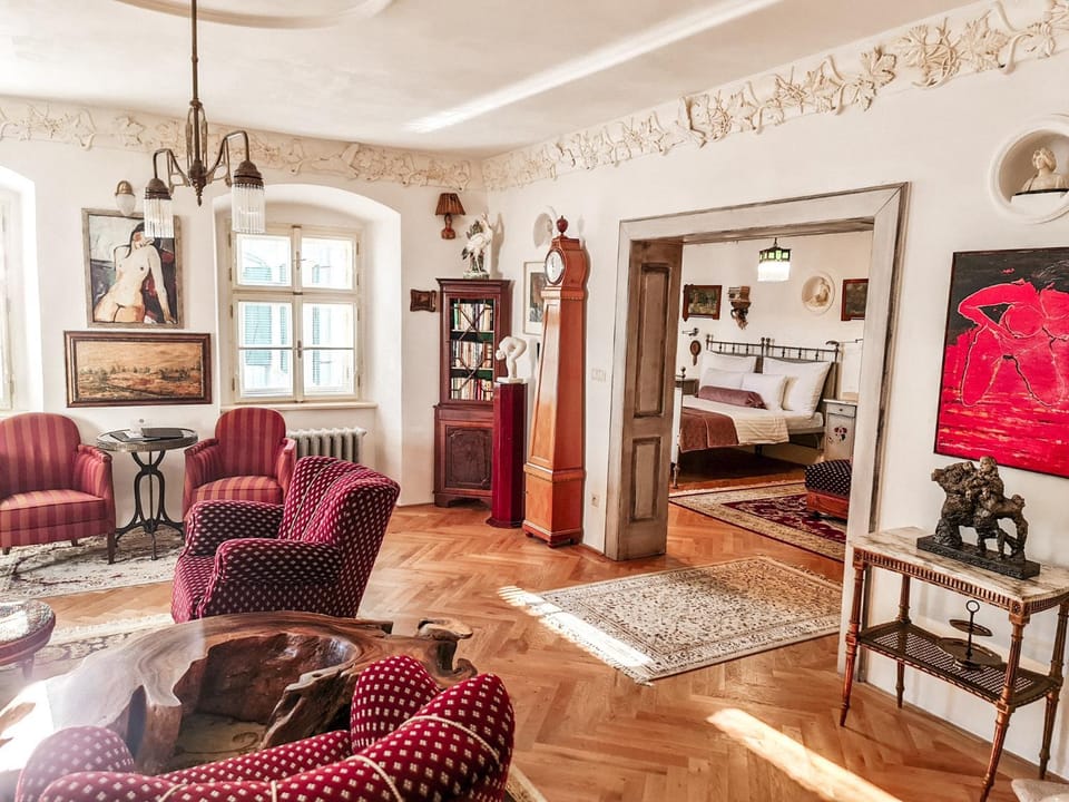 Living room, Photo of the whole room, Seating area